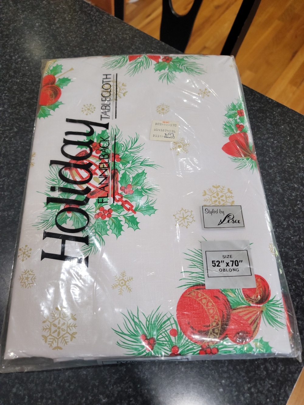 NOS Elrene Styled by Lisa Oblong Vinyl Tablecloth 52 x 70 Christmas Wipe Clean